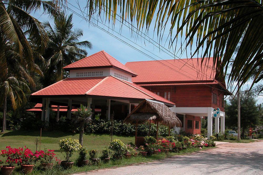 באנג סאפאן Coral Hotel Bangsaphan מראה חיצוני תמונה