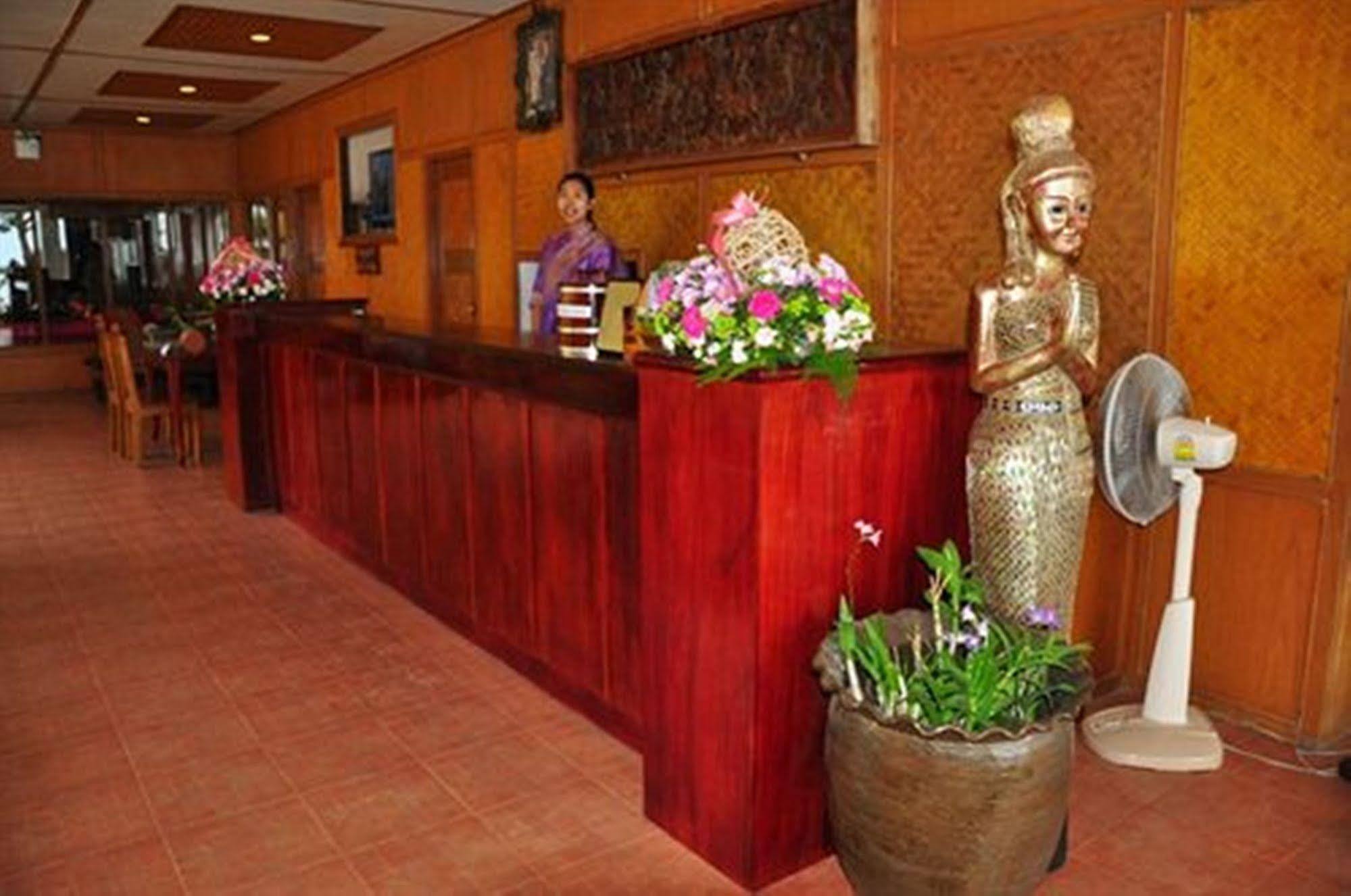 באנג סאפאן Coral Hotel Bangsaphan מראה חיצוני תמונה
