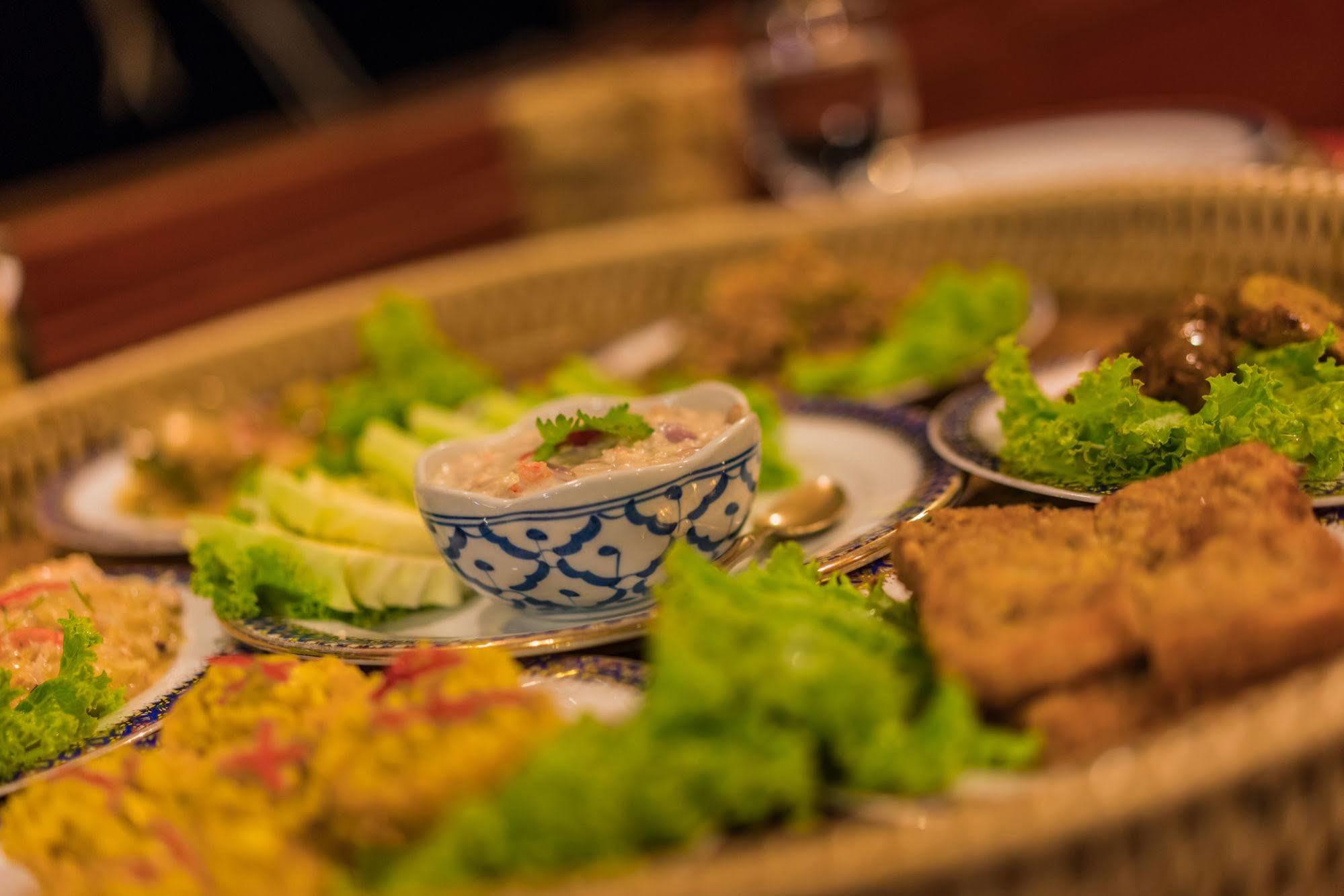 באנג סאפאן Coral Hotel Bangsaphan מראה חיצוני תמונה